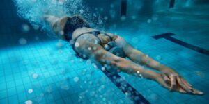 Es buena la natación para el neuroma de Morton